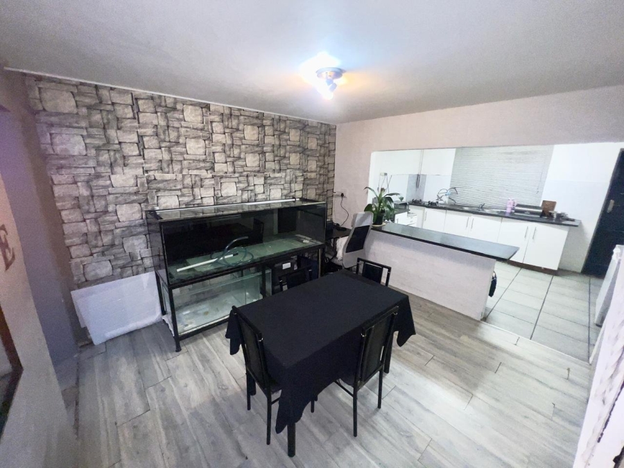 2 Bedroom Property for Sale in Woodlands Western Cape